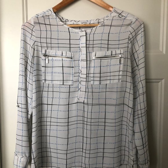 Women's Reitman's Blouse - Picture 2 of 5